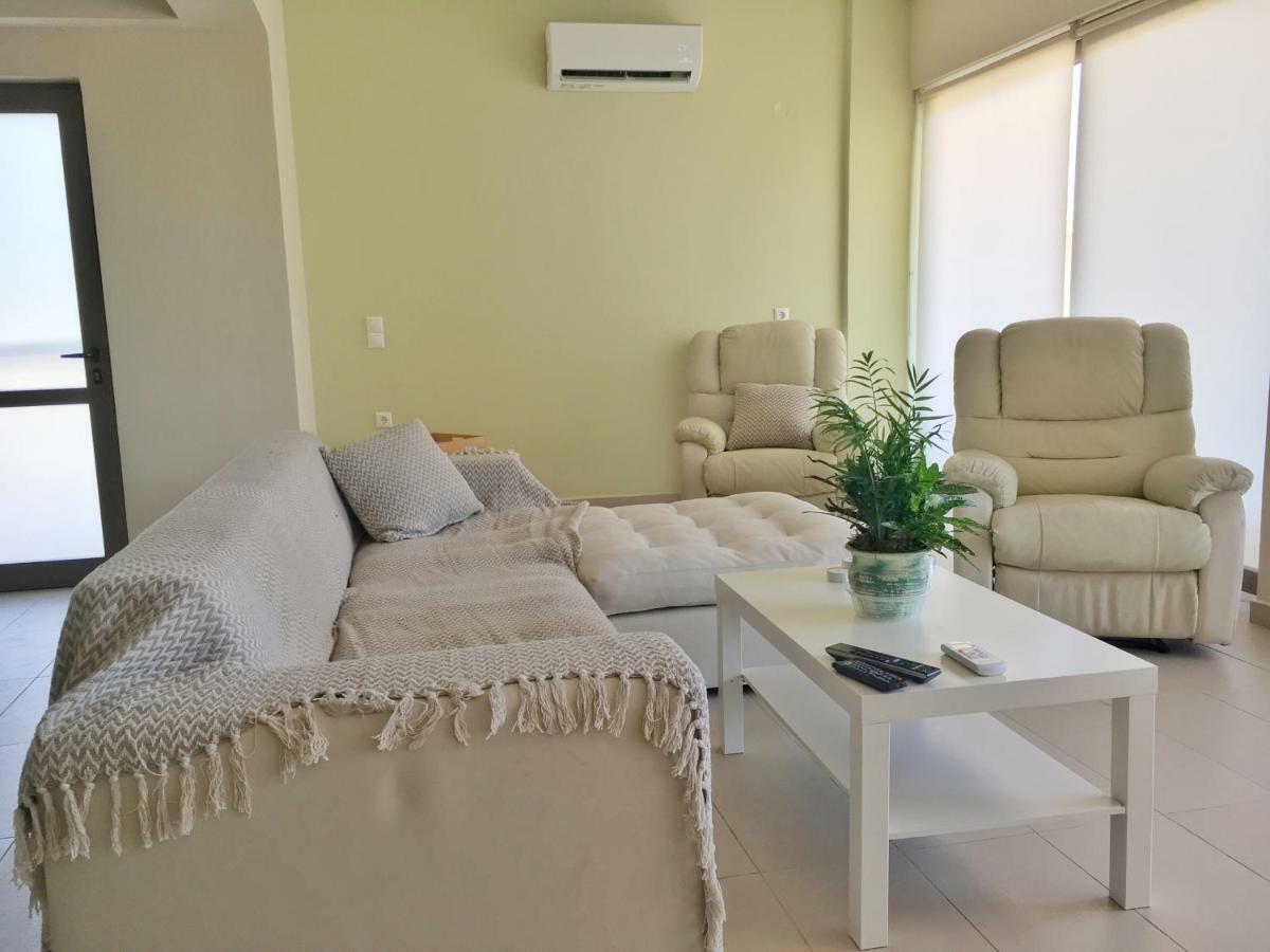 Stellar Beachhouse Gerani  Luaran gambar